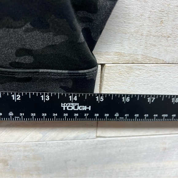 Fabletics‎ Sports Bra XL Green Camo High Impact Pocket Padding Razorback UPF 50 - Picture 9 of 9